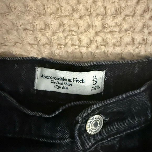 Abercrombie & Fitch Black dad shorts - Picture 2 of 4